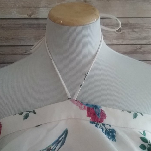 NWT Revolve Endless Rose Halter Crop Top - Picture 4 of 9